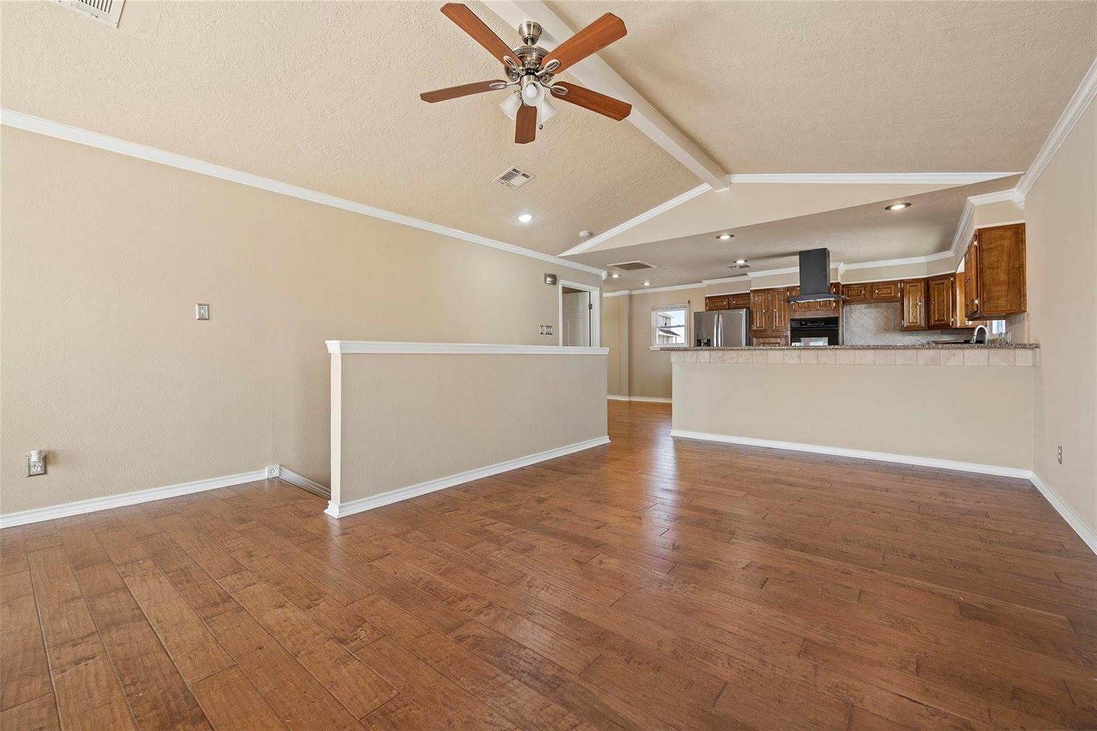 1303 Coral Way, Tiki Island, TX 77554