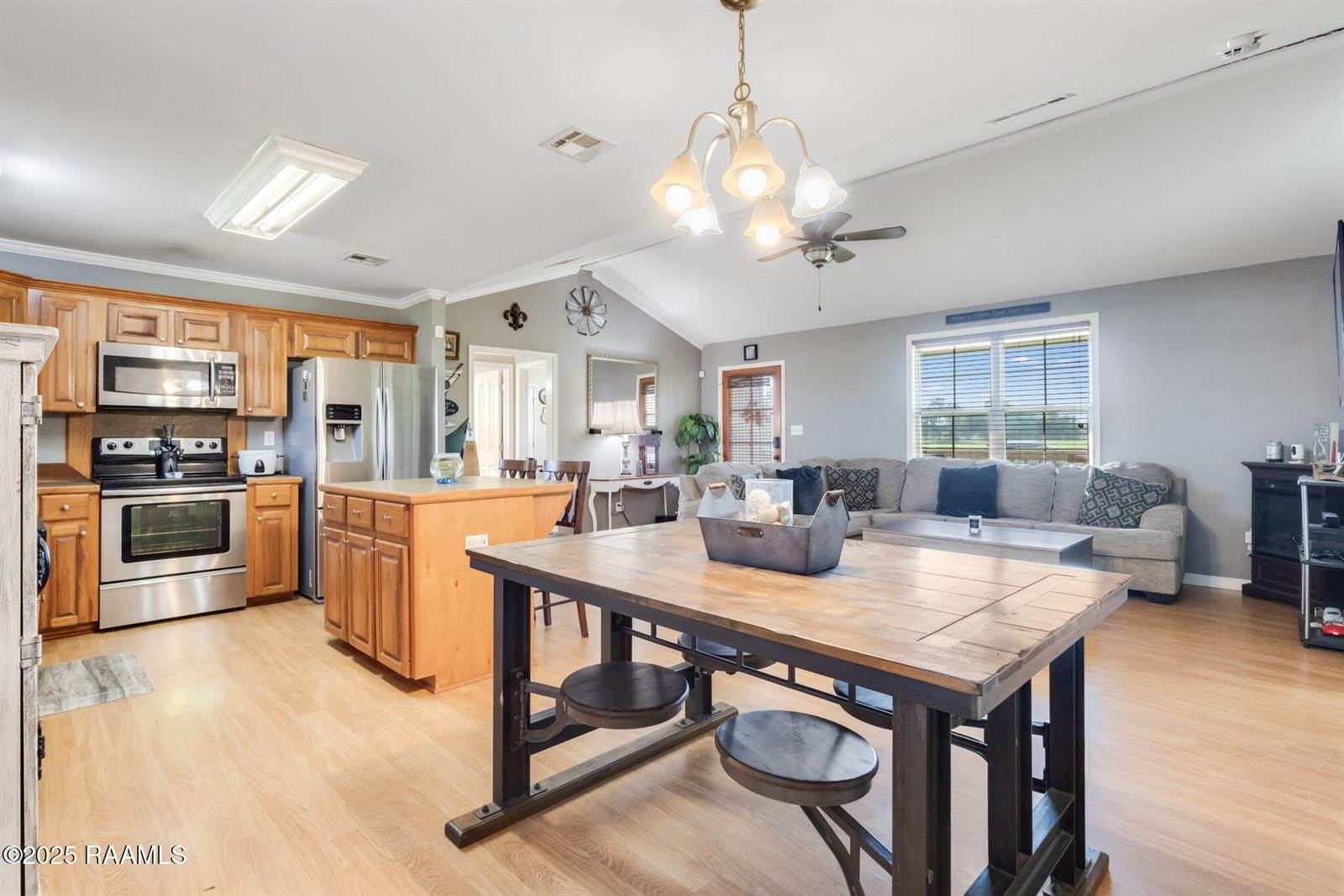 1014 Stanley Robert Road, Breaux Bridge, LA 70517