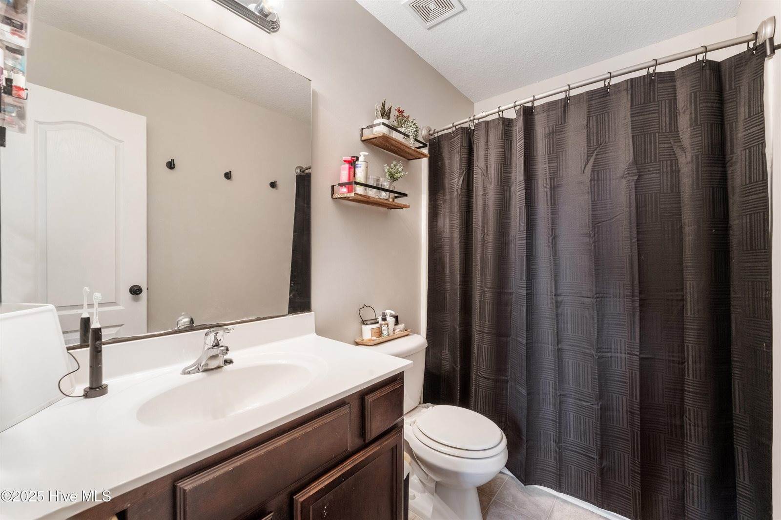 211 Glen Cannon Drive, Jacksonville, NC 28546