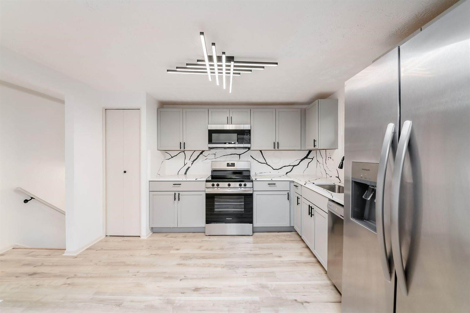 1325 Carlyle Drive, Reynoldsburg, OH 43068