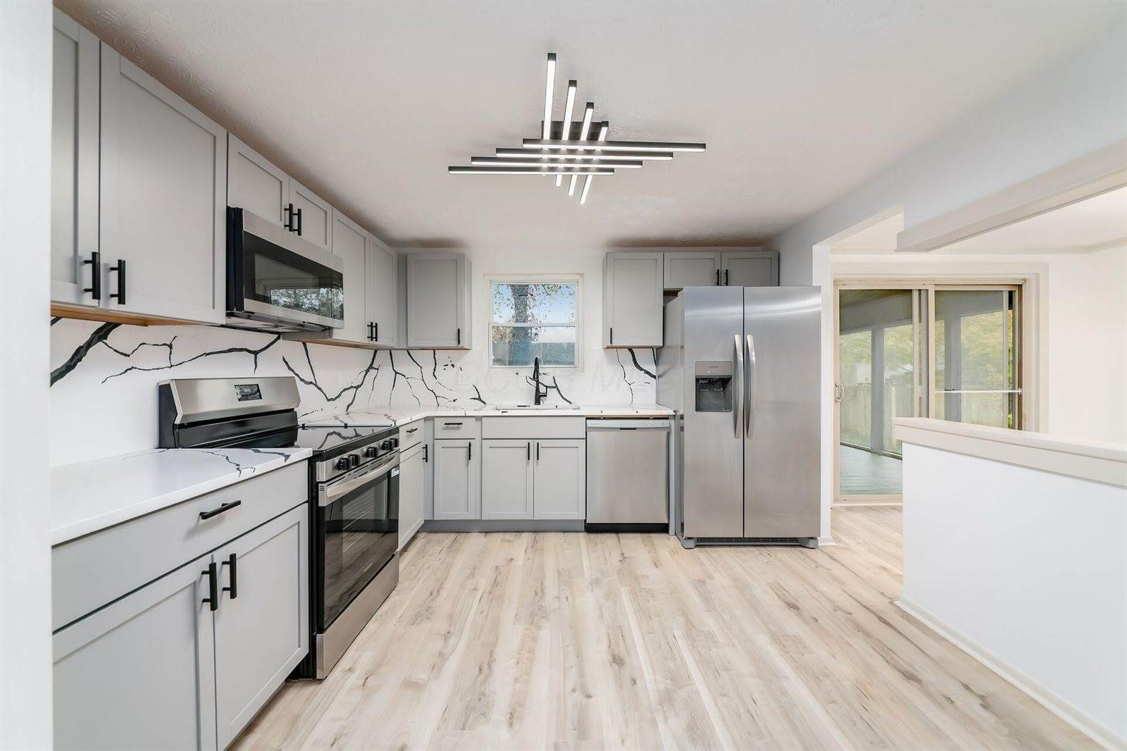 1325 Carlyle Drive, Reynoldsburg, OH 43068