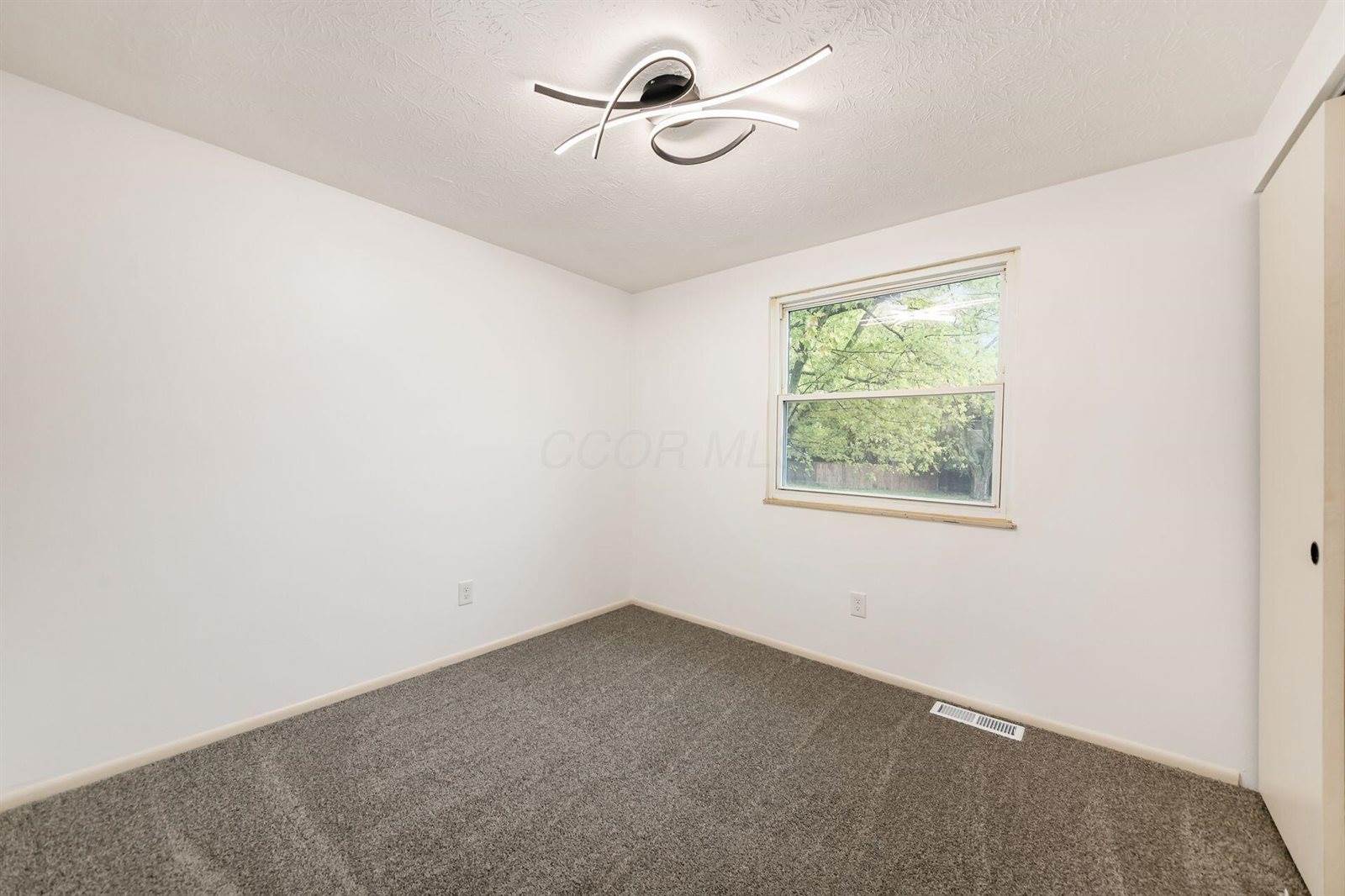 1325 Carlyle Drive, Reynoldsburg, OH 43068