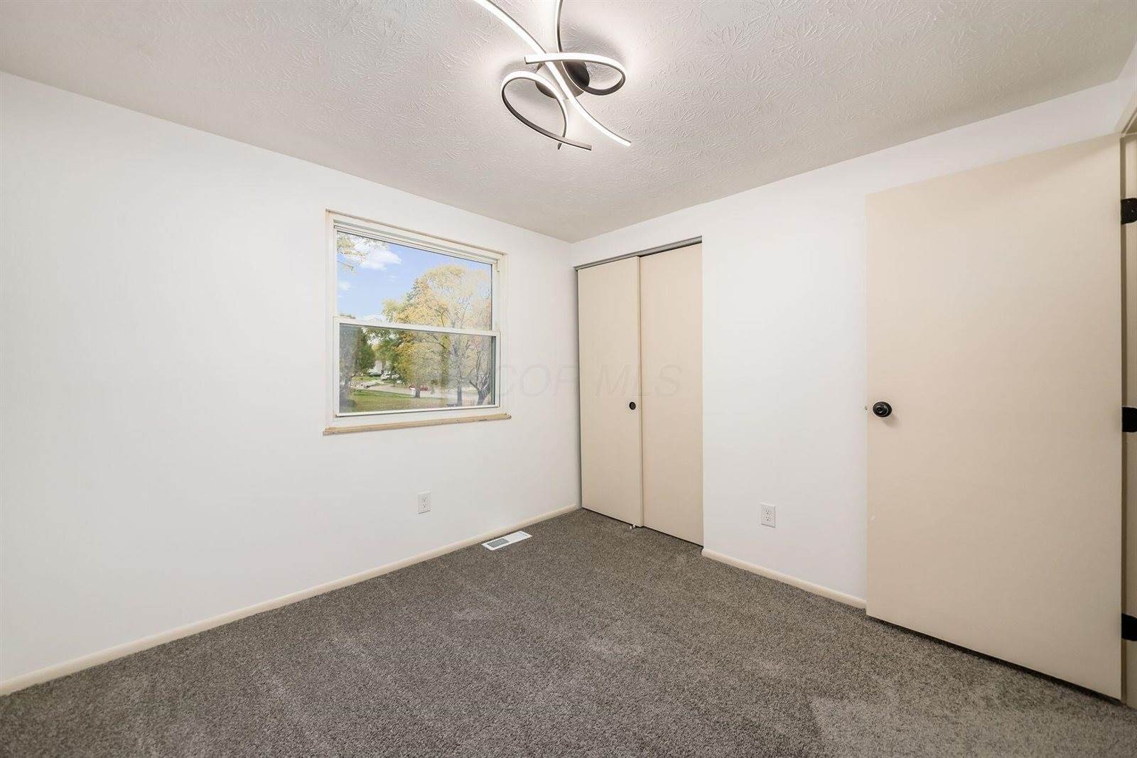 1325 Carlyle Drive, Reynoldsburg, OH 43068