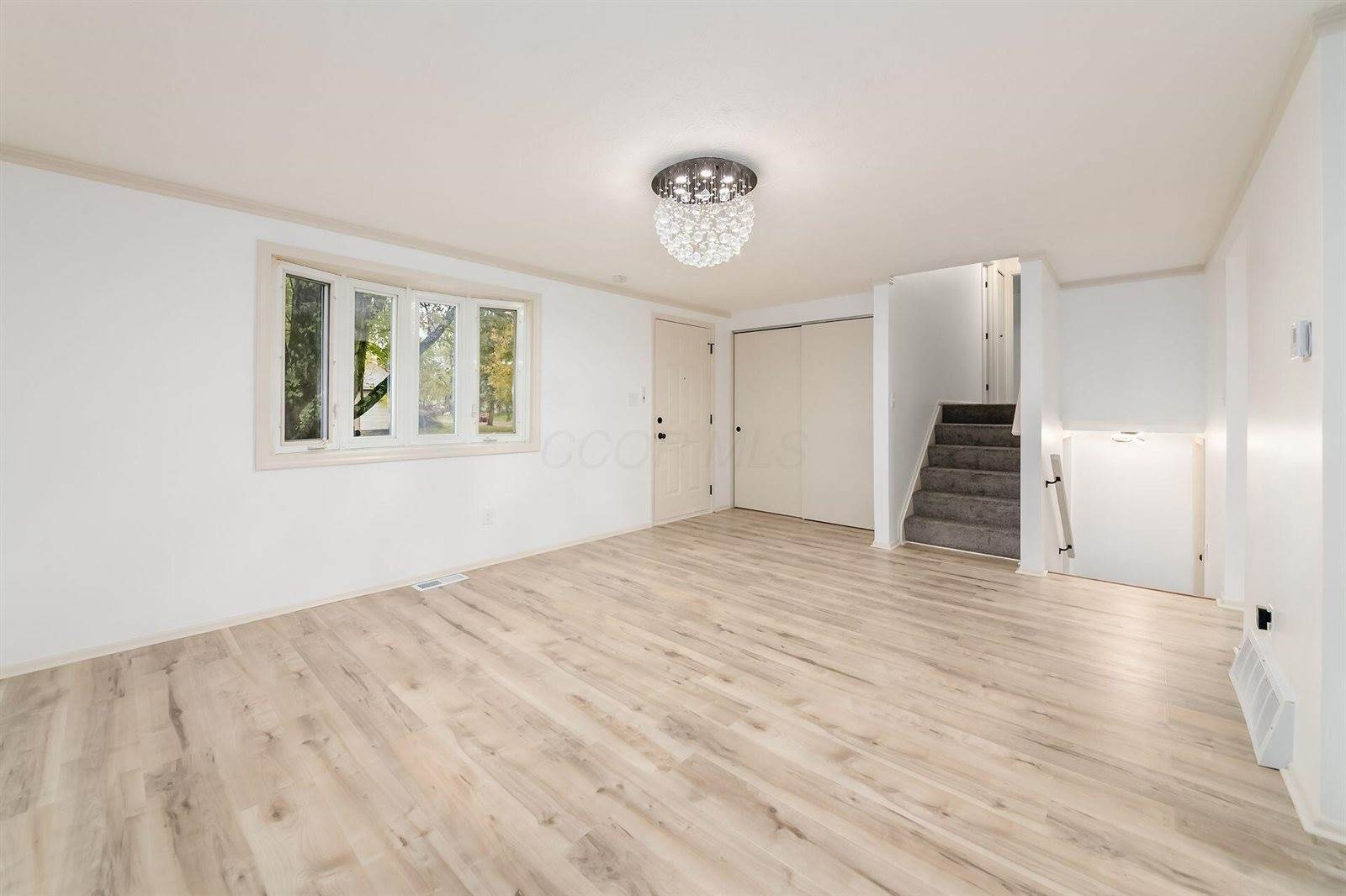 1325 Carlyle Drive, Reynoldsburg, OH 43068