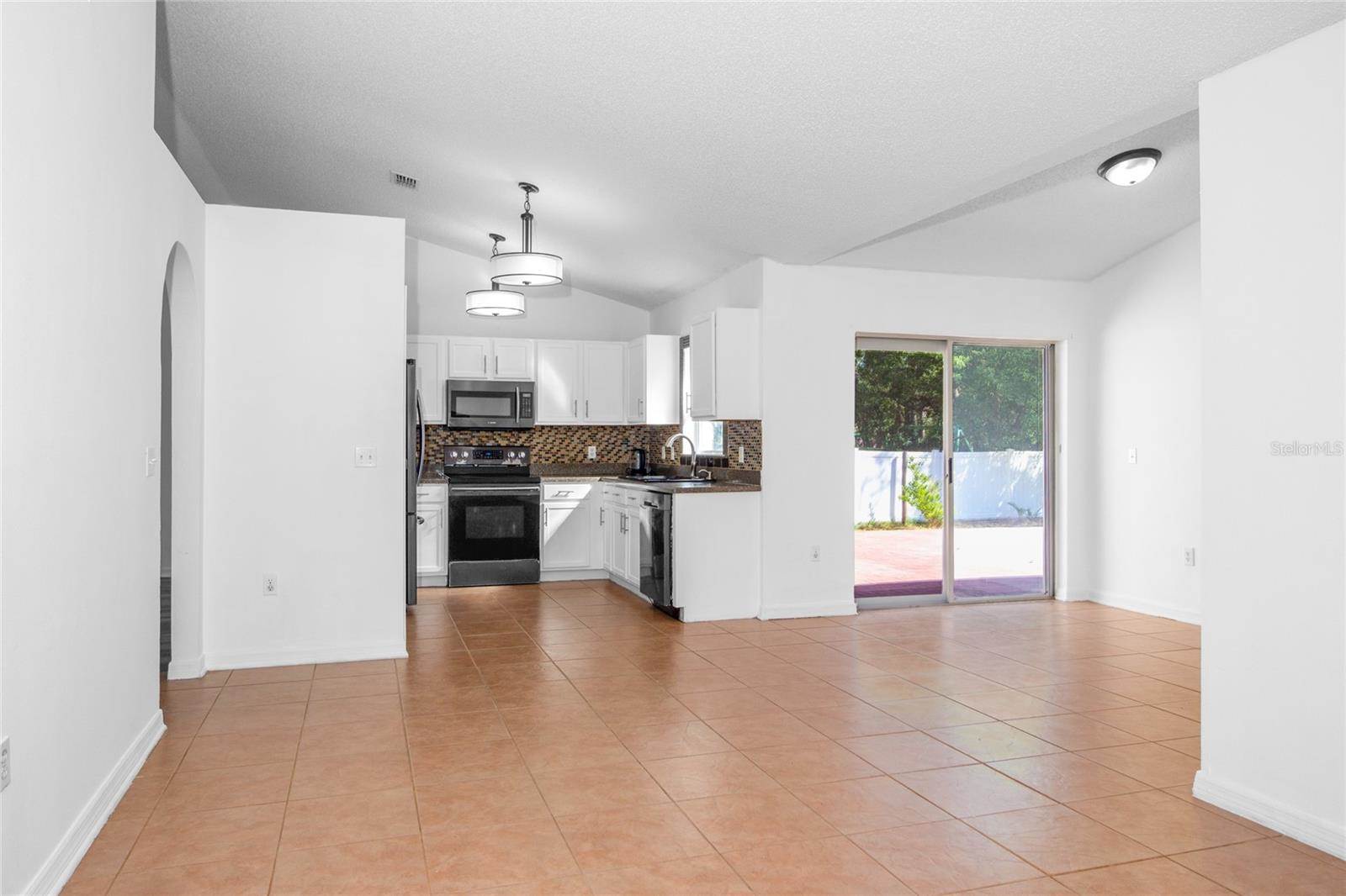 1552 Deltona Boulevard, Spring Hill, FL 34606