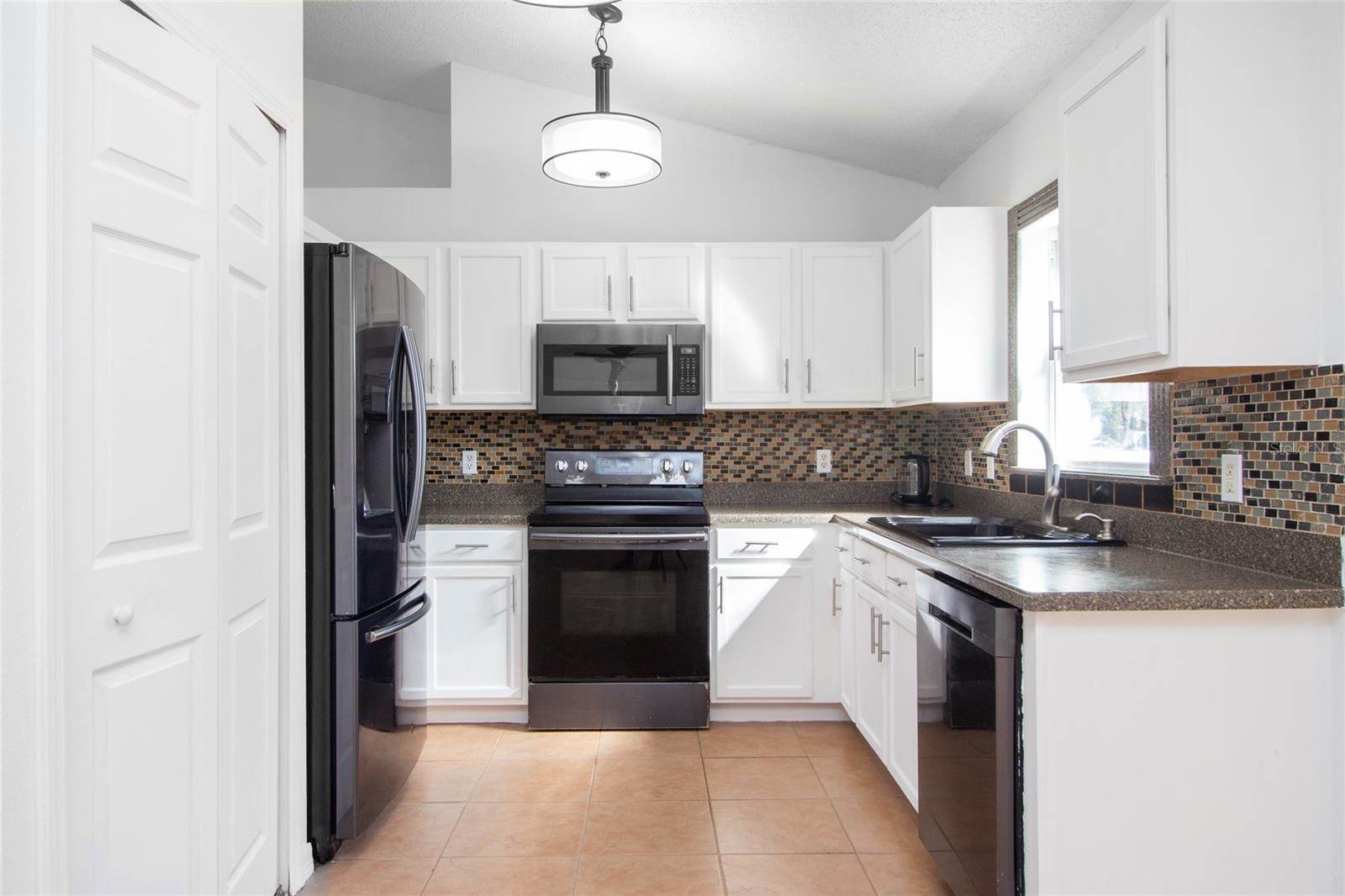 1552 Deltona Boulevard, Spring Hill, FL 34606