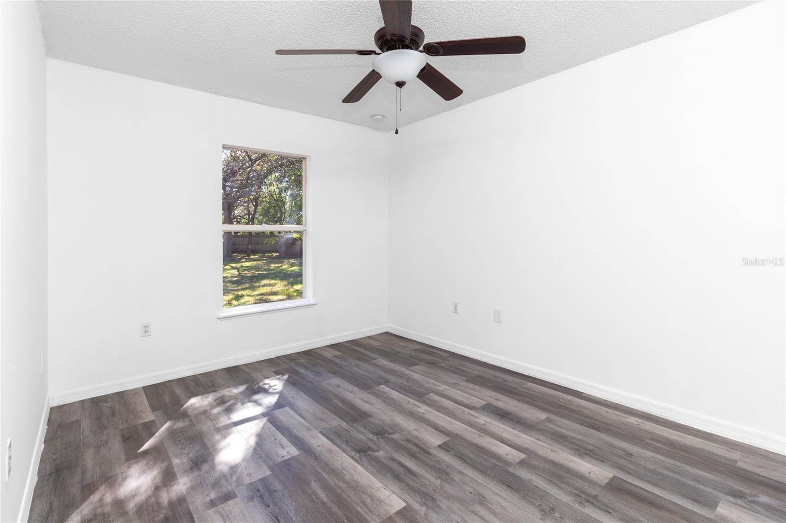 1552 Deltona Boulevard, Spring Hill, FL 34606