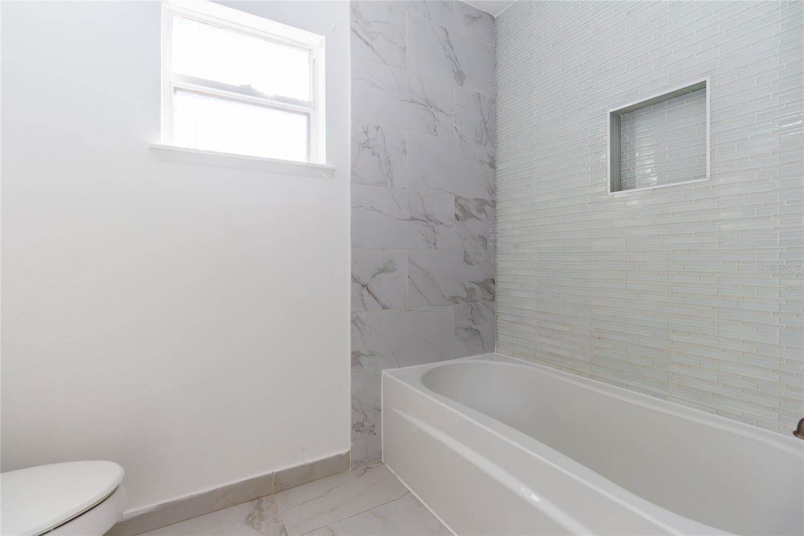 1552 Deltona Boulevard, Spring Hill, FL 34606