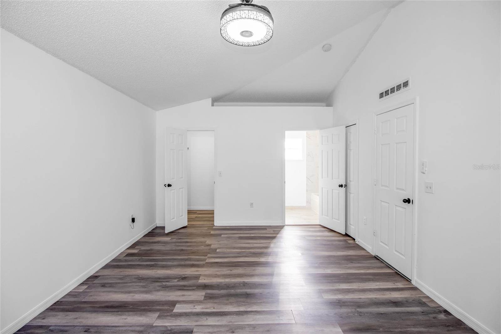 1552 Deltona Boulevard, Spring Hill, FL 34606