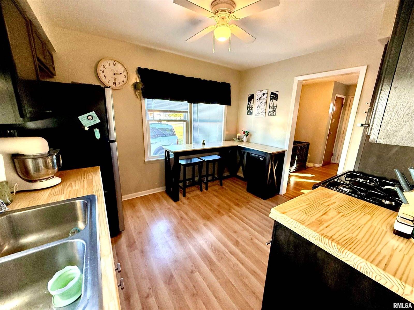 113 East 7TH Avenue A, Colona, IL 61241