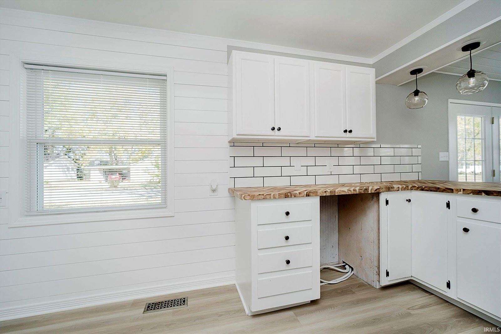 2011 W Sheffield Drive, Muncie, IN 47304