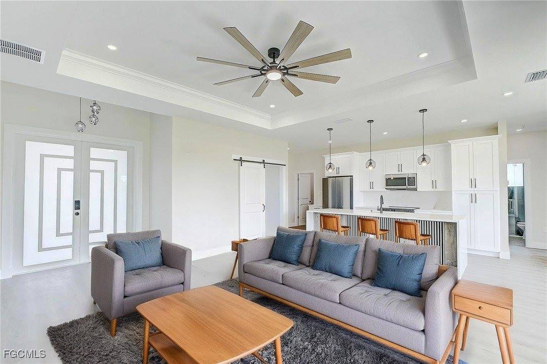 2619 3rd Street SW, Lehigh Acres, FL 33976