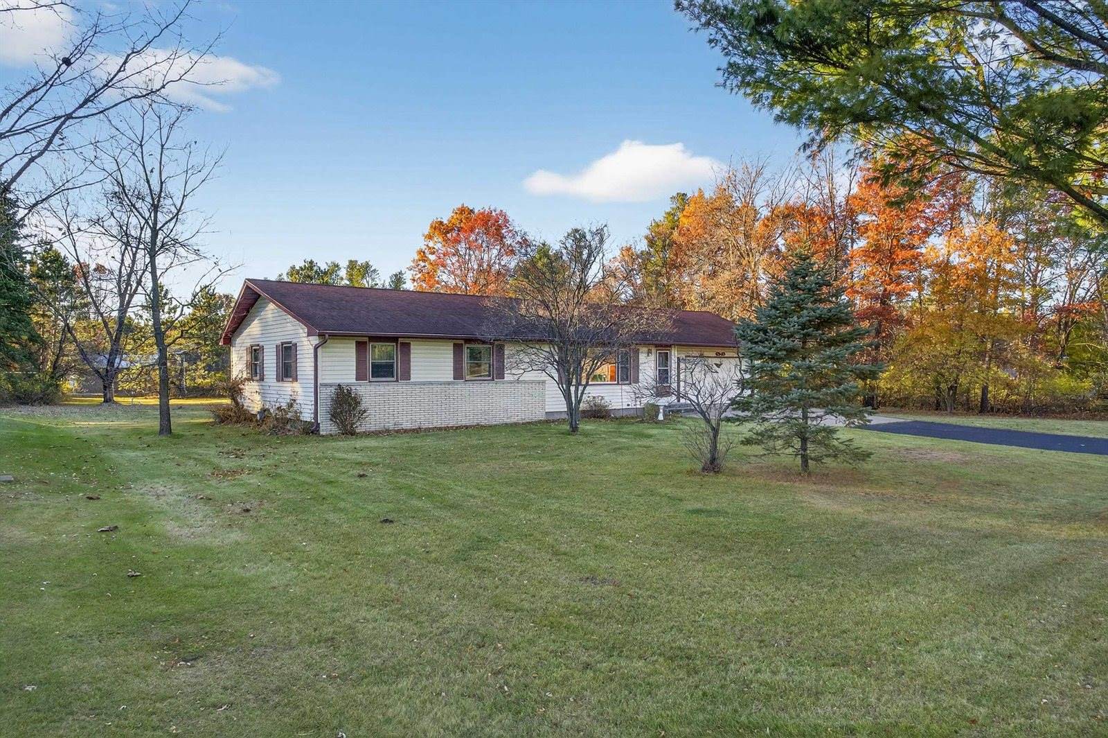 6940 Fairview Lane, Wisconsin Rapids, WI 54494