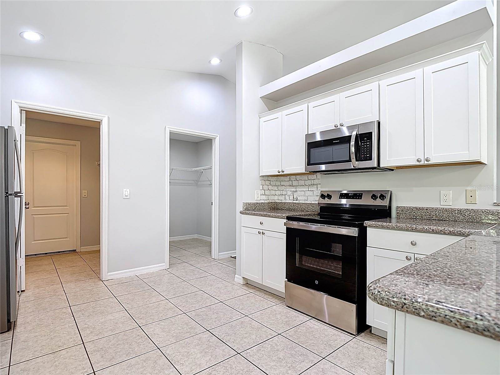 2812 4TH Street SW, Lehigh Acres, FL 33976