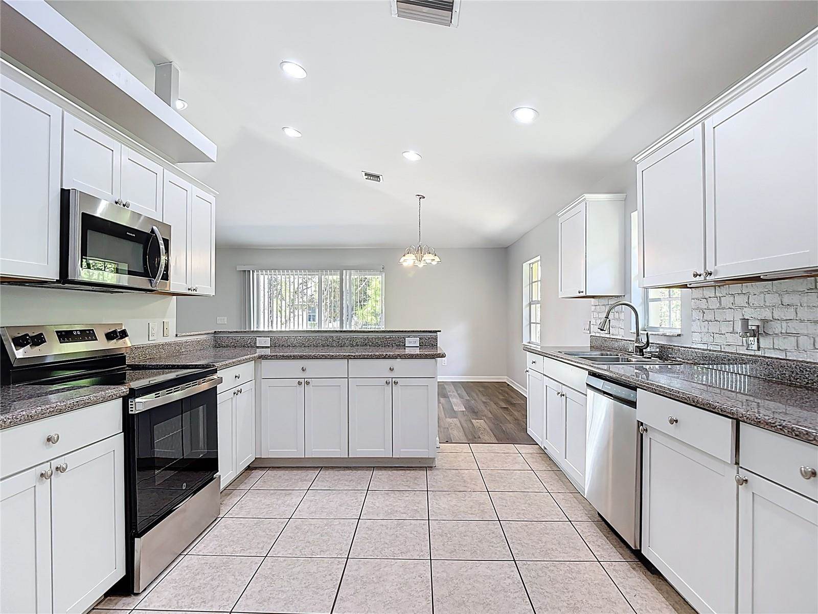 2812 4TH Street SW, Lehigh Acres, FL 33976