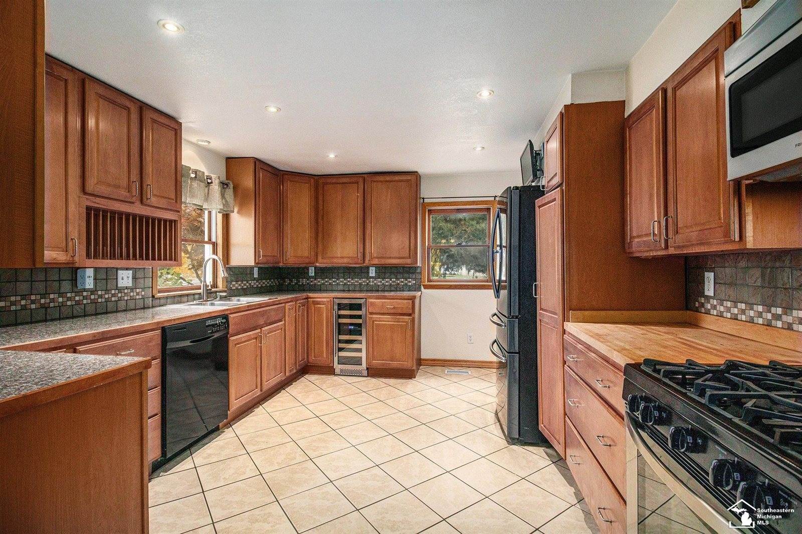 530 Beagle Road, Blissfield, MI 49228