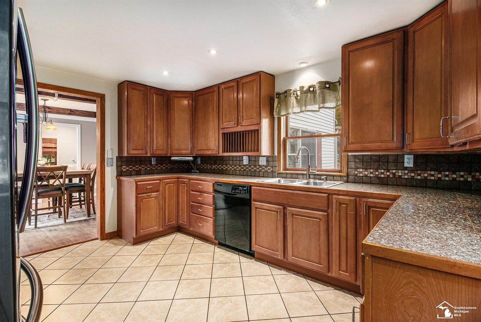 530 Beagle Road, Blissfield, MI 49228