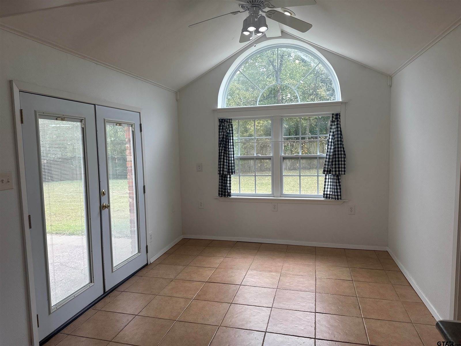 2213 Suanne Dr, Tyler, TX 75701