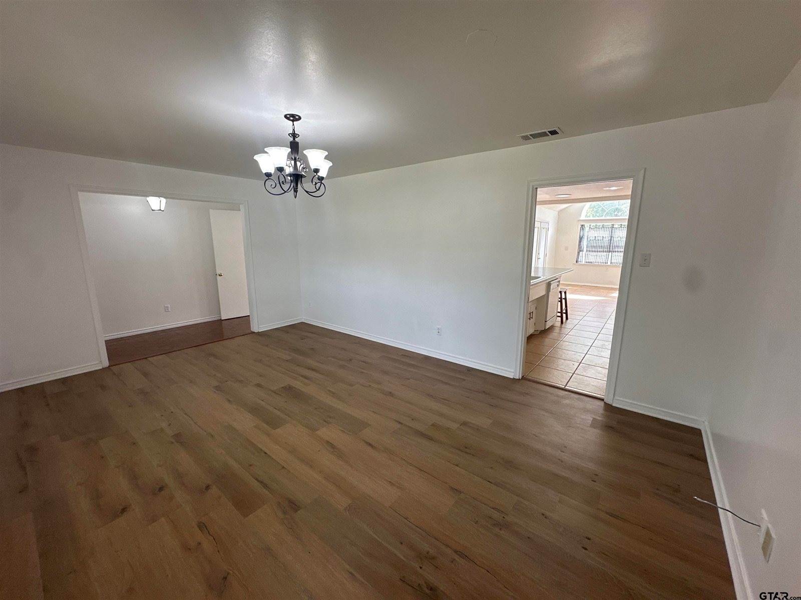 2213 Suanne Dr, Tyler, TX 75701