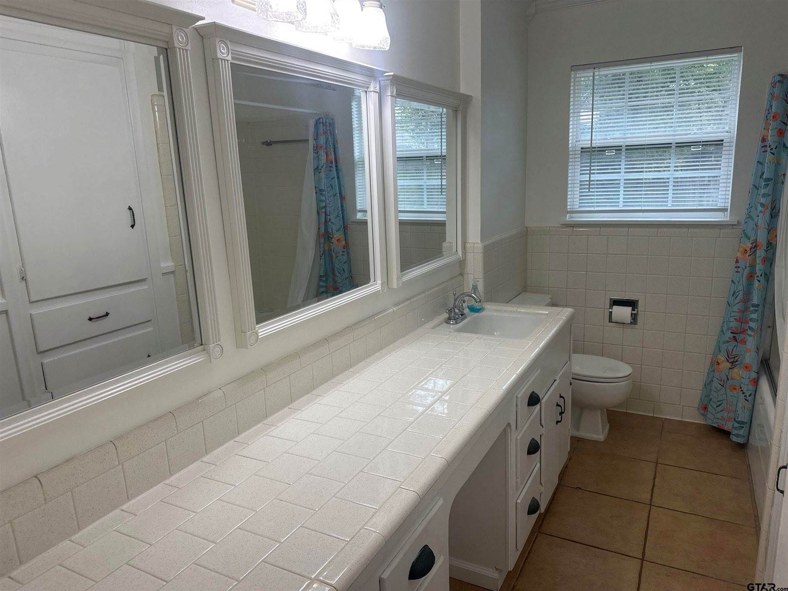 2213 Suanne Dr, Tyler, TX 75701