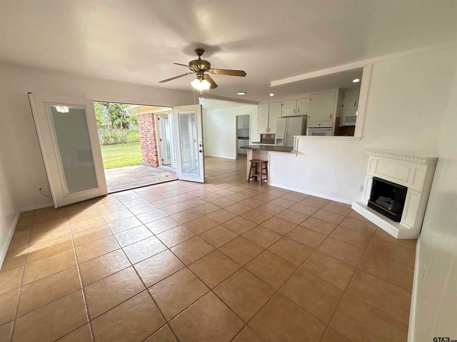 2213 Suanne Dr, Tyler, TX 75701