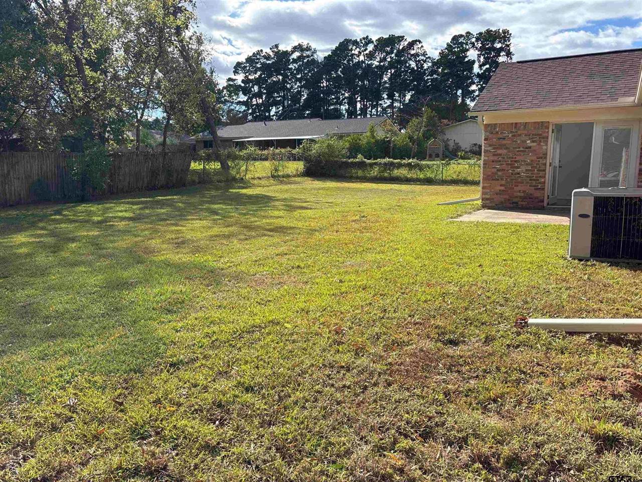 2213 Suanne Dr, Tyler, TX 75701