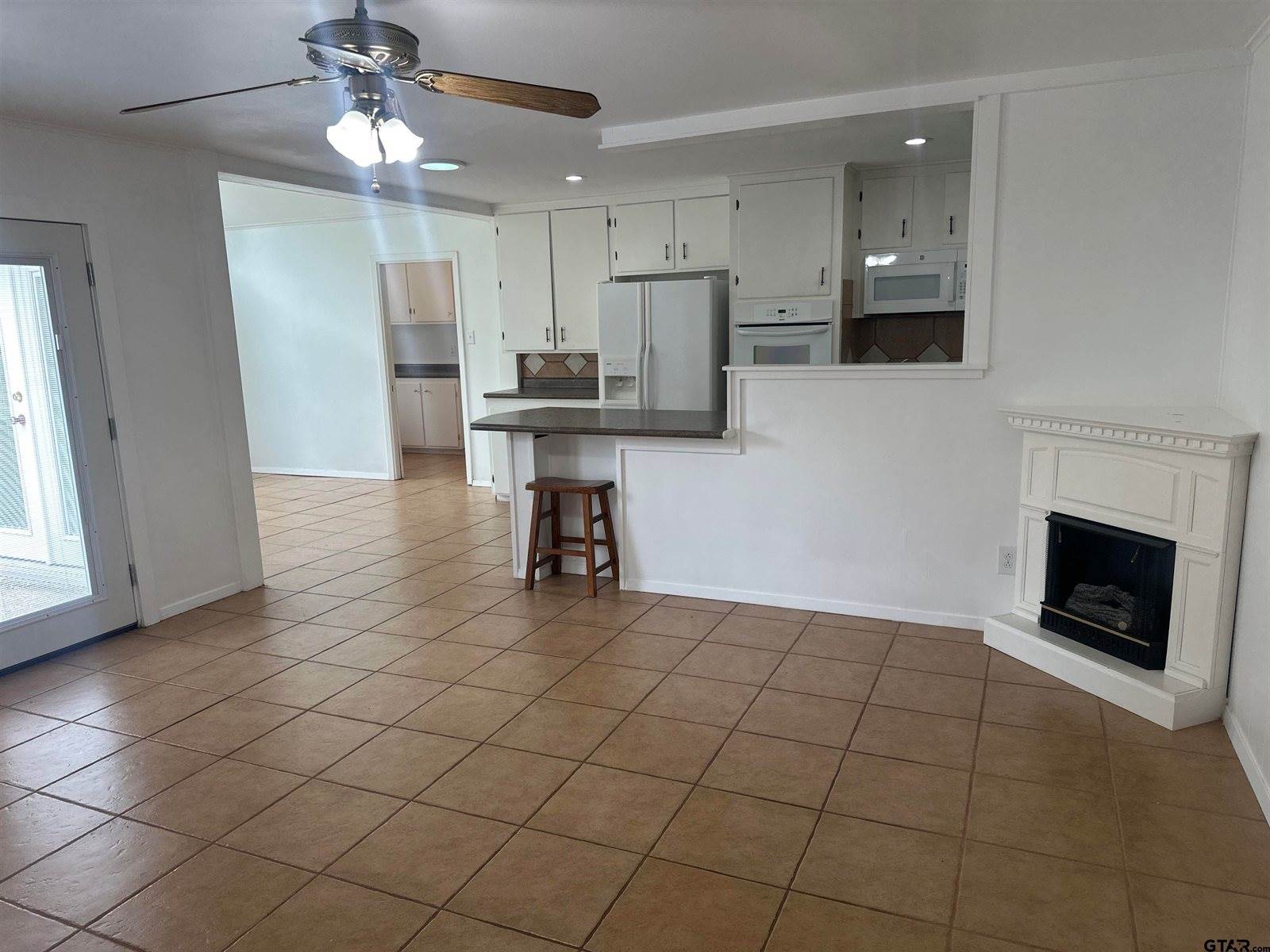 2213 Suanne Dr, Tyler, TX 75701