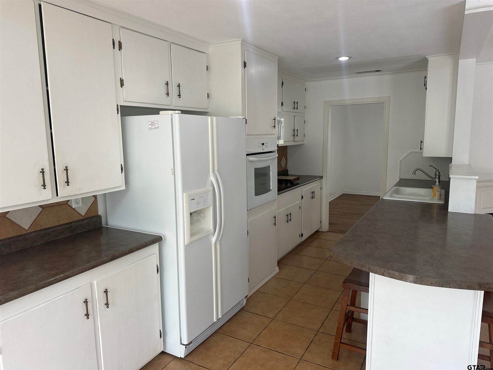 2213 Suanne Dr, Tyler, TX 75701