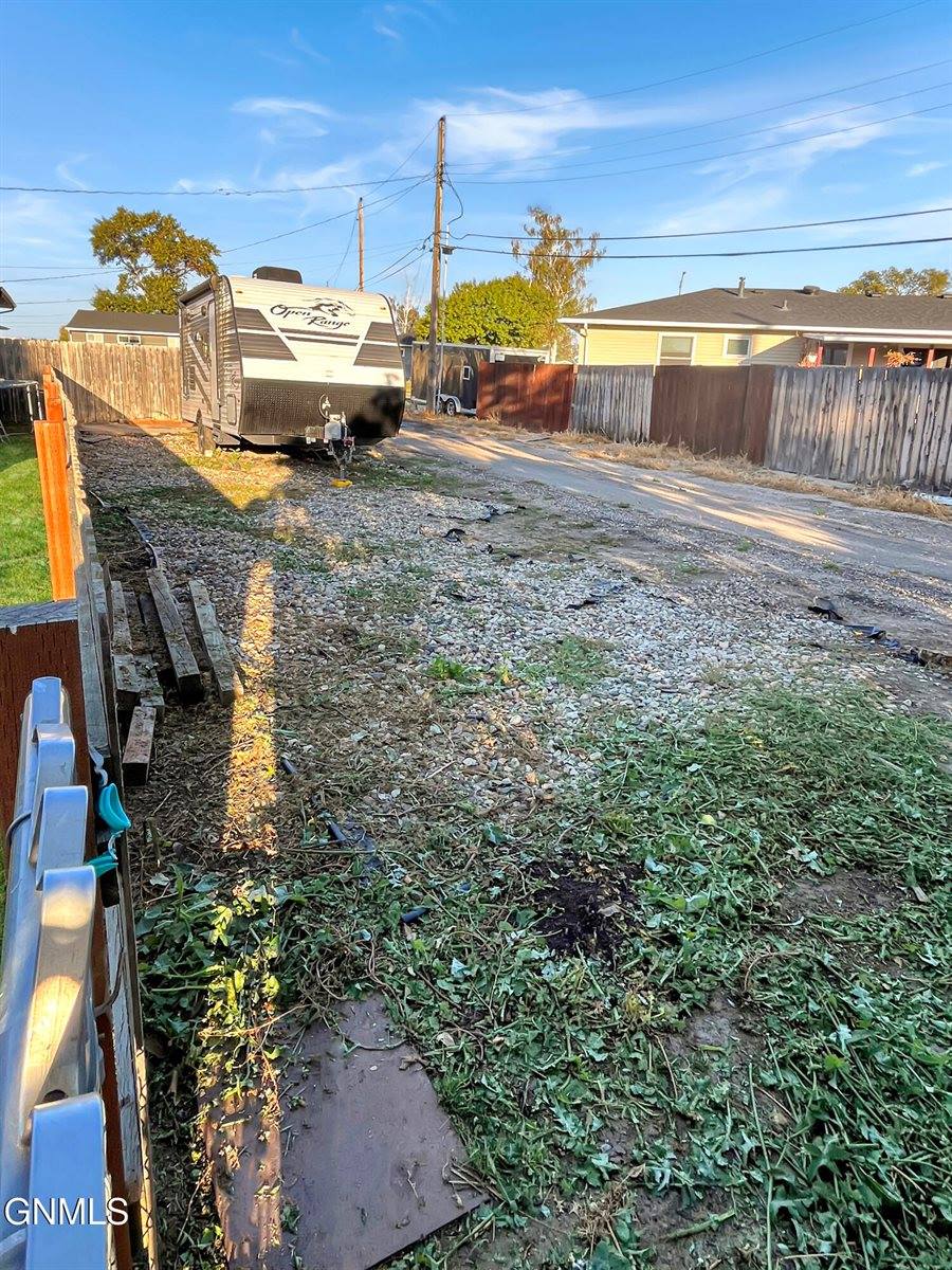 1718 4th Street West, Williston, ND 58801