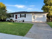 1718 4th Street West, Williston, ND 58801