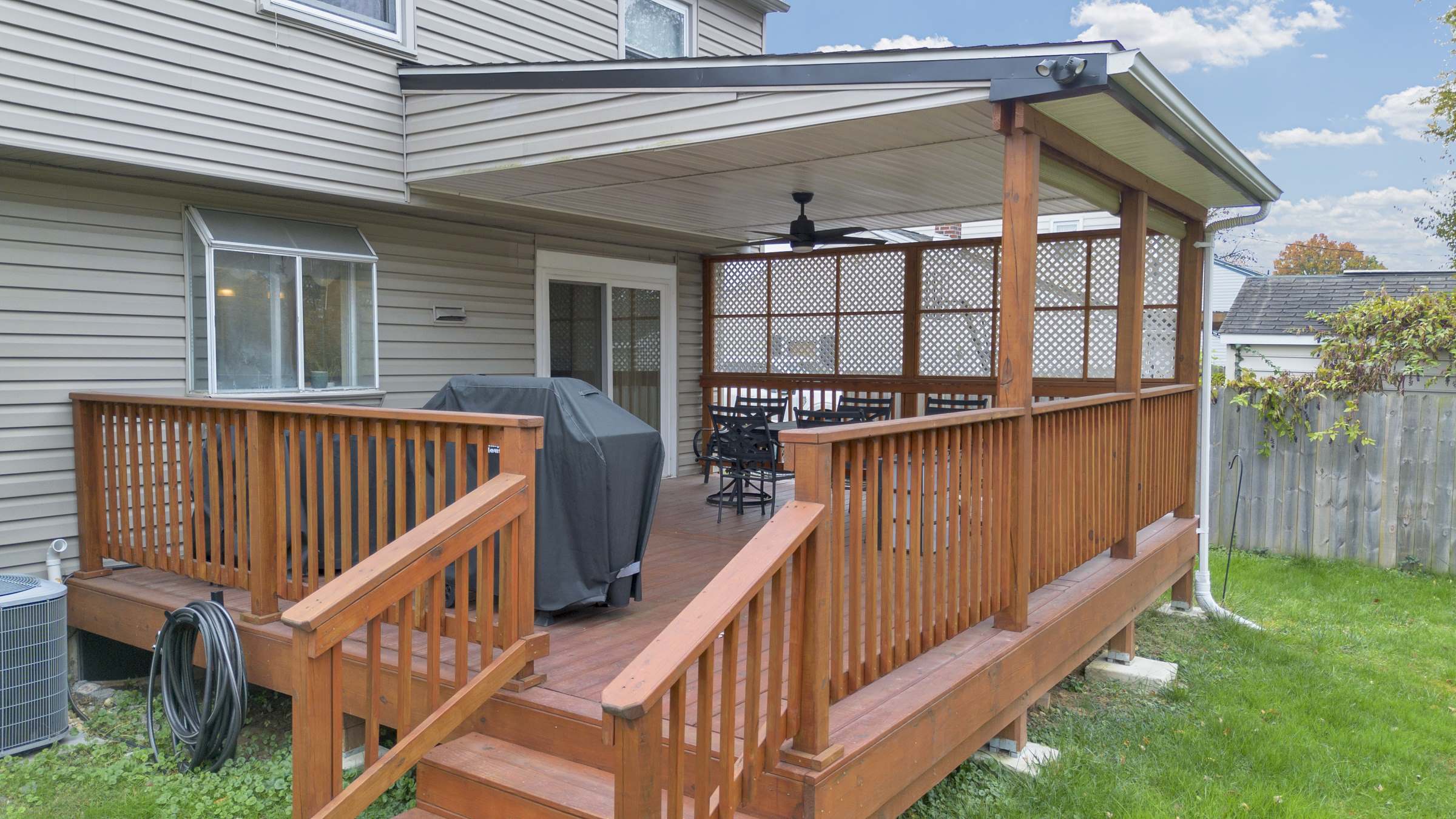 708 Lamp Post Ln, Aston, PA 19014