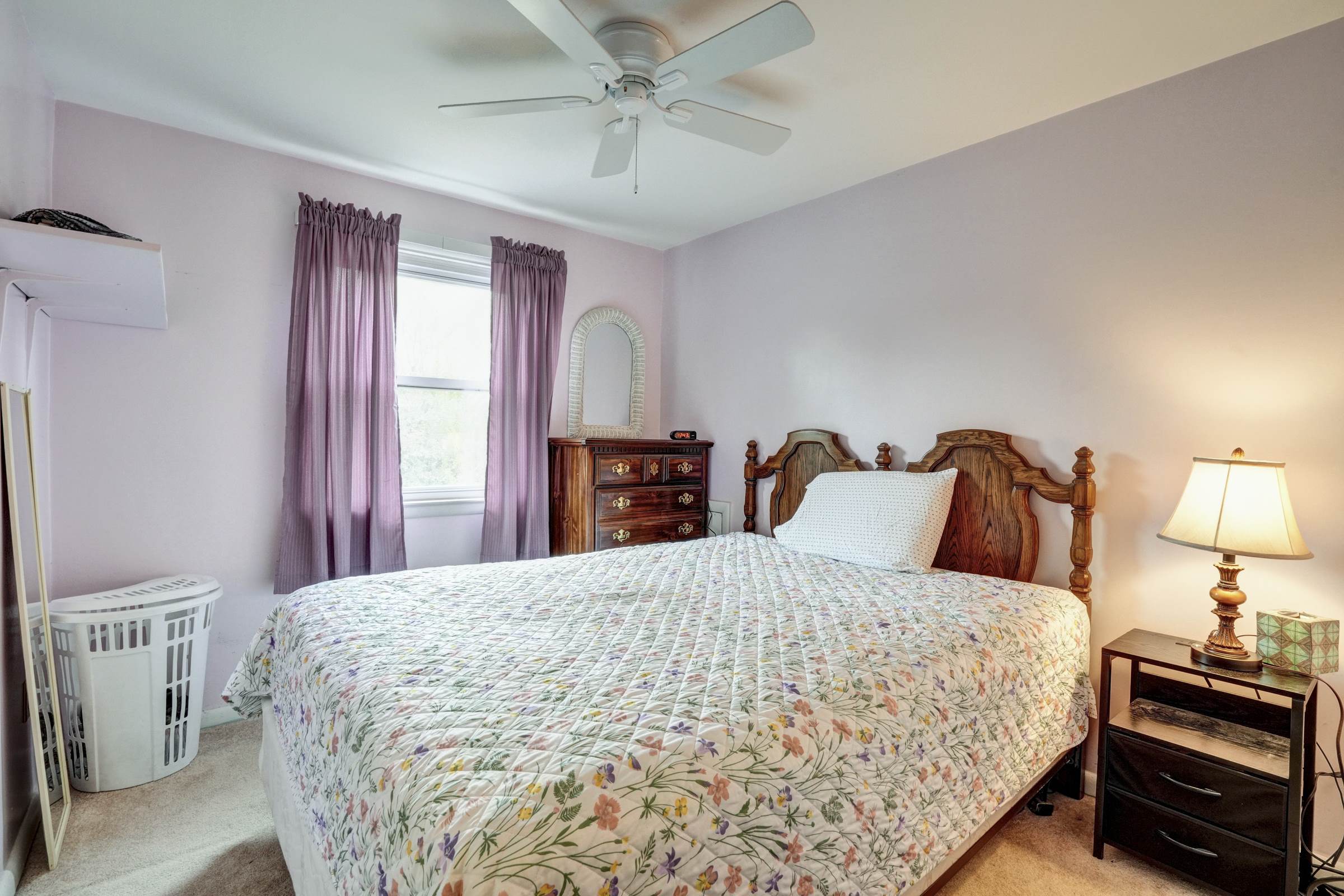 708 Lamp Post Ln, Aston, PA 19014