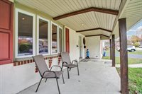 708 Lamp Post Ln, Aston, PA 19014