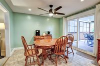 708 Lamp Post Ln, Aston, PA 19014