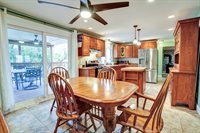 708 Lamp Post Ln, Aston, PA 19014