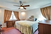 708 Lamp Post Ln, Aston, PA 19014