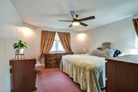 708 Lamp Post Ln, Aston, PA 19014