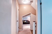 708 Lamp Post Ln, Aston, PA 19014