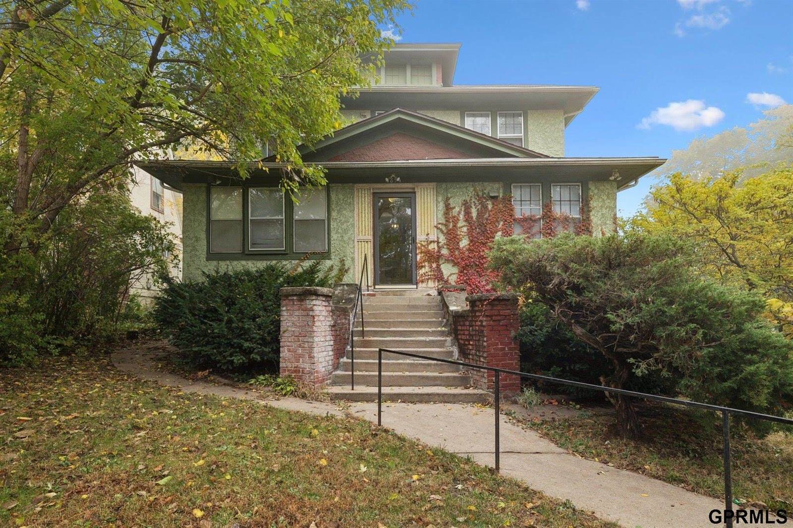 4854 Cuming Street, Omaha, NE 68132