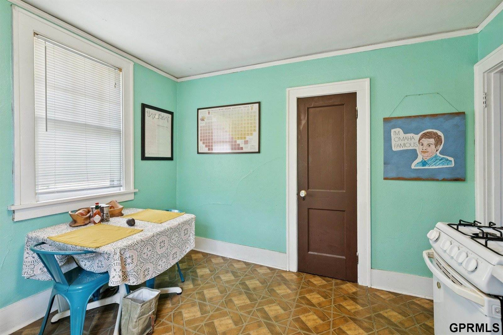 4854 Cuming Street, Omaha, NE 68132