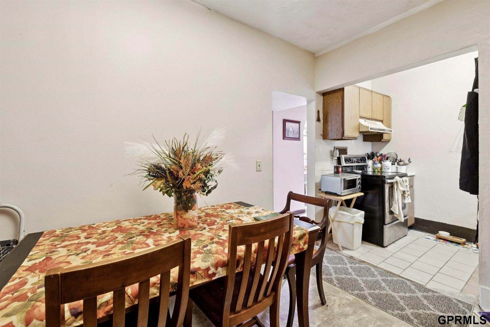 4854 Cuming Street, Omaha, NE 68132