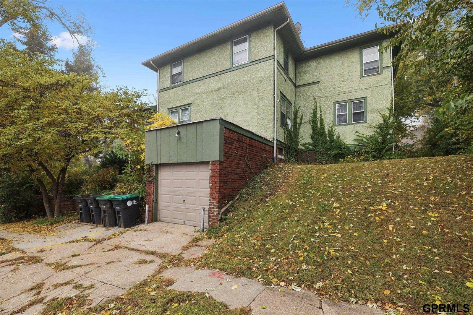 4854 Cuming Street, Omaha, NE 68132