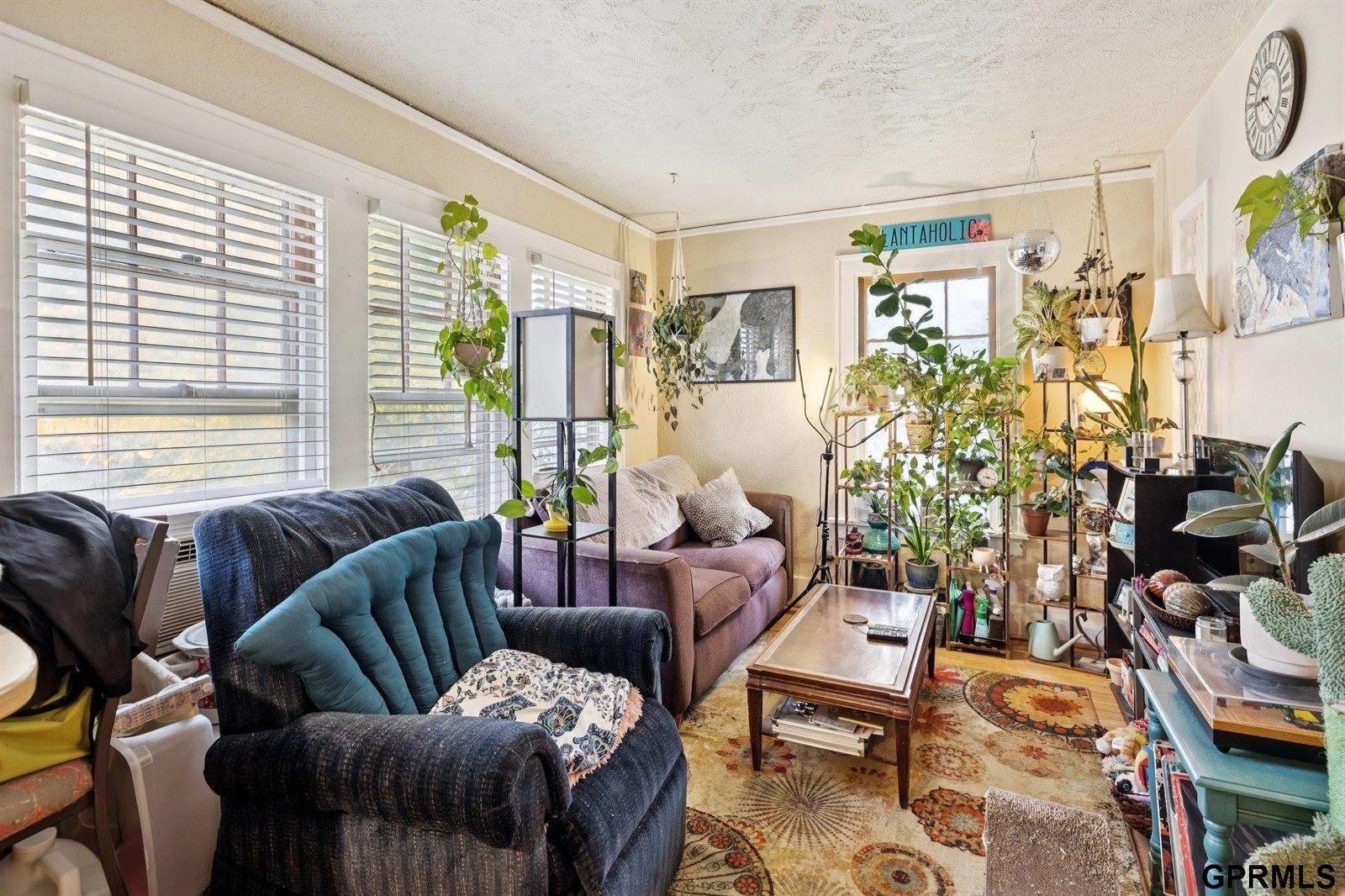 4854 Cuming Street, Omaha, NE 68132