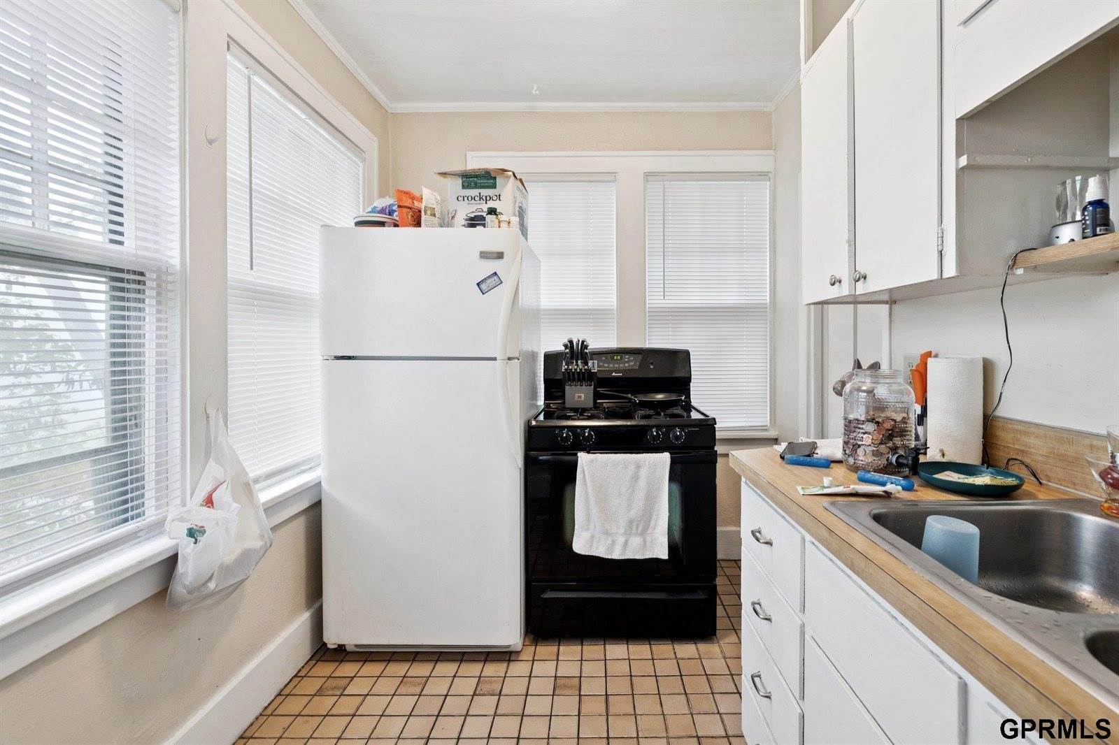 4854 Cuming Street, Omaha, NE 68132