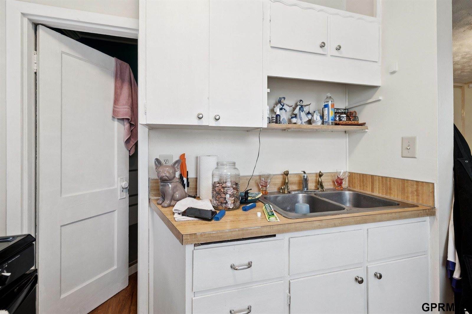 4854 Cuming Street, Omaha, NE 68132