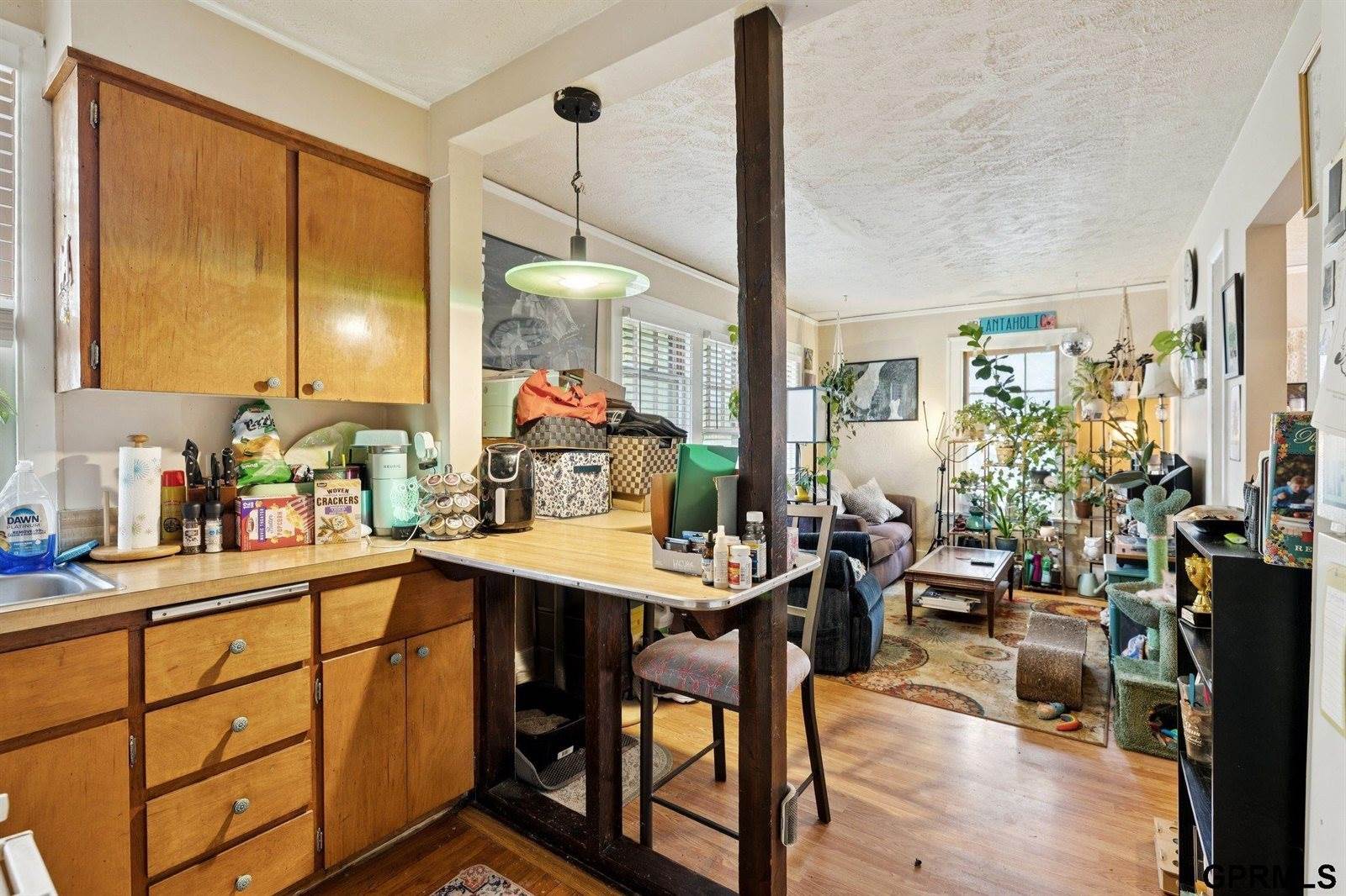 4854 Cuming Street, Omaha, NE 68132