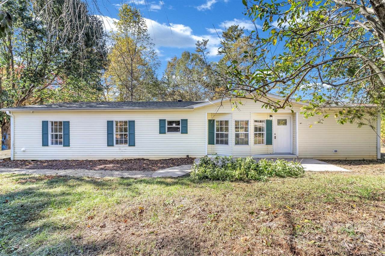 80 Winter Lane, Mill Spring, NC 28756