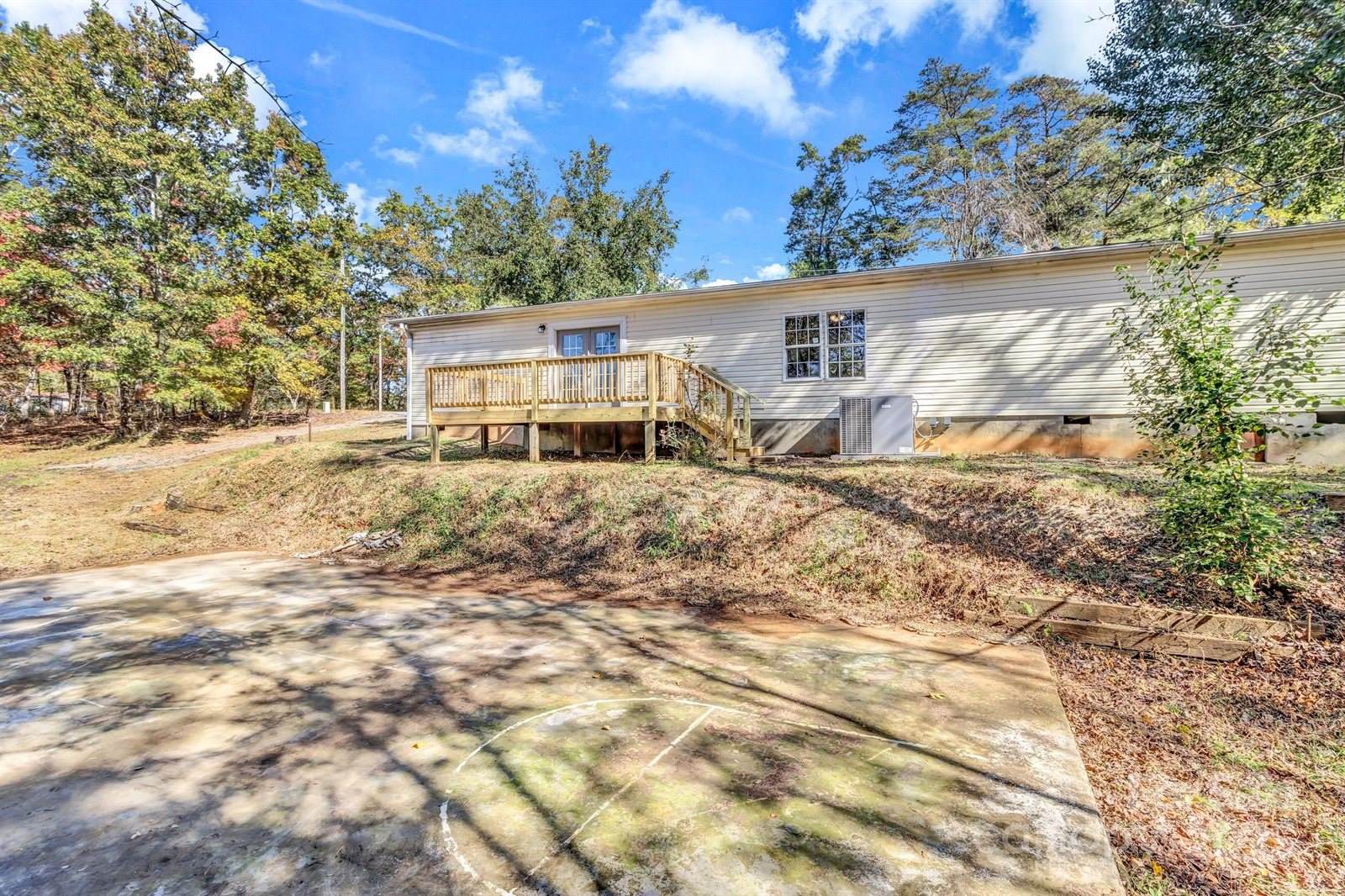 80 Winter Lane, Mill Spring, NC 28756