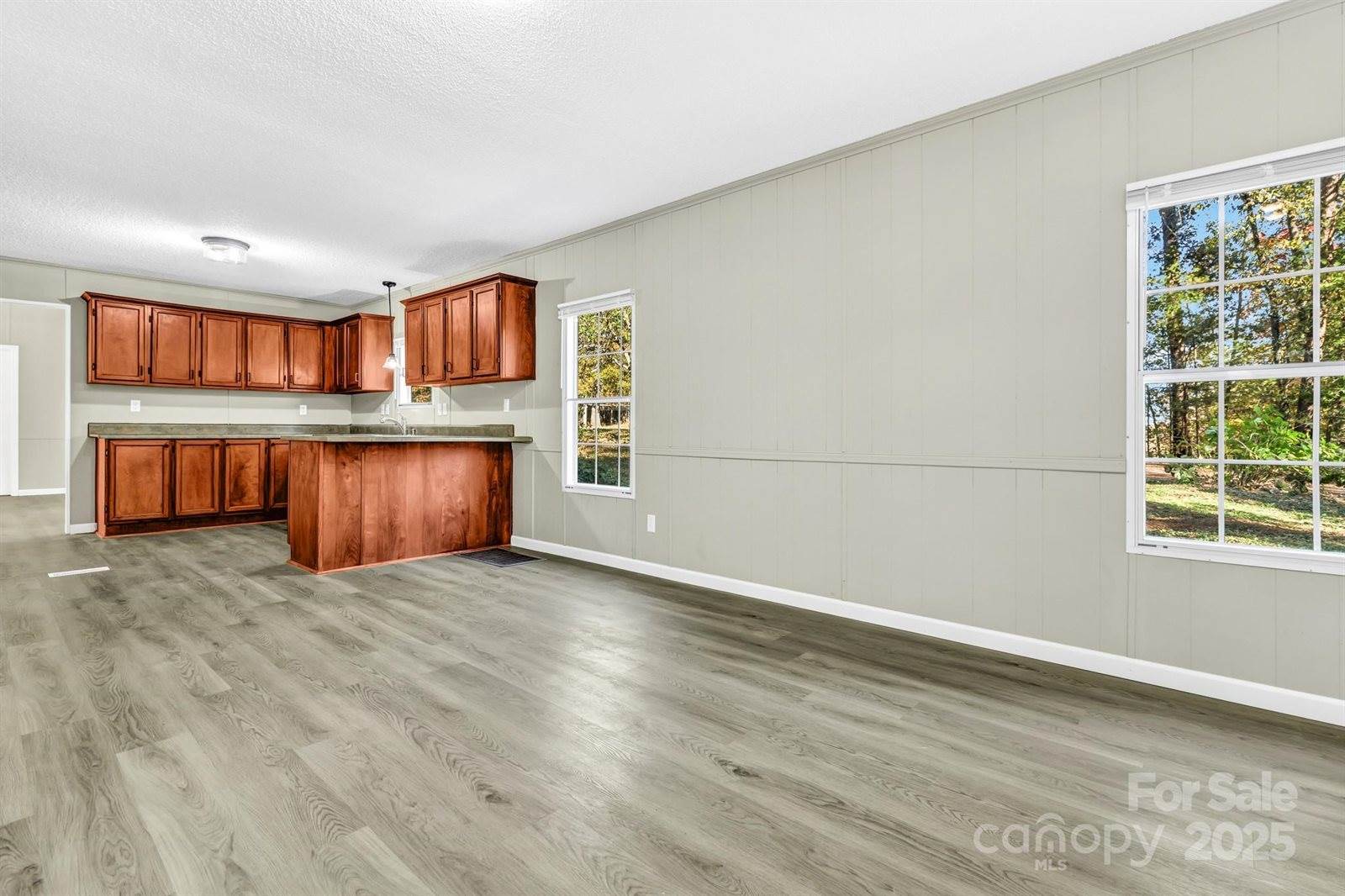 80 Winter Lane, Mill Spring, NC 28756