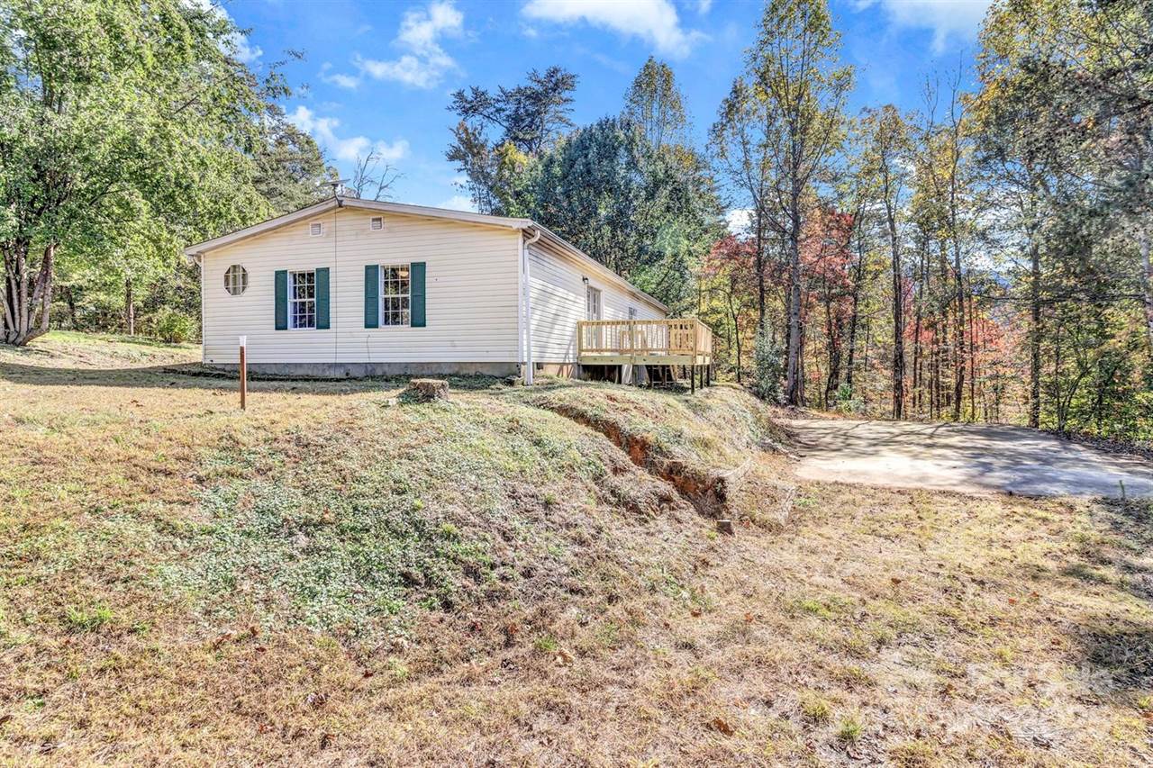 80 Winter Lane, Mill Spring, NC 28756